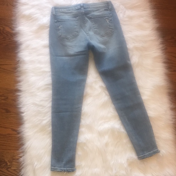 KanCan distressed jeans in size 9/28.❤️ - Picture 14 of 16